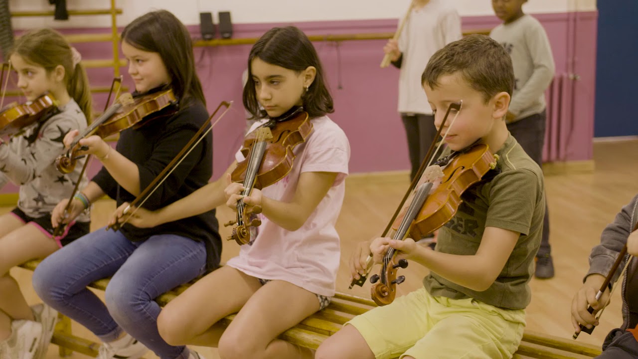 Bitlab - Concert participatiu de l'Orquesta del Caballo Ganador a l’Escola Antoni Brusi