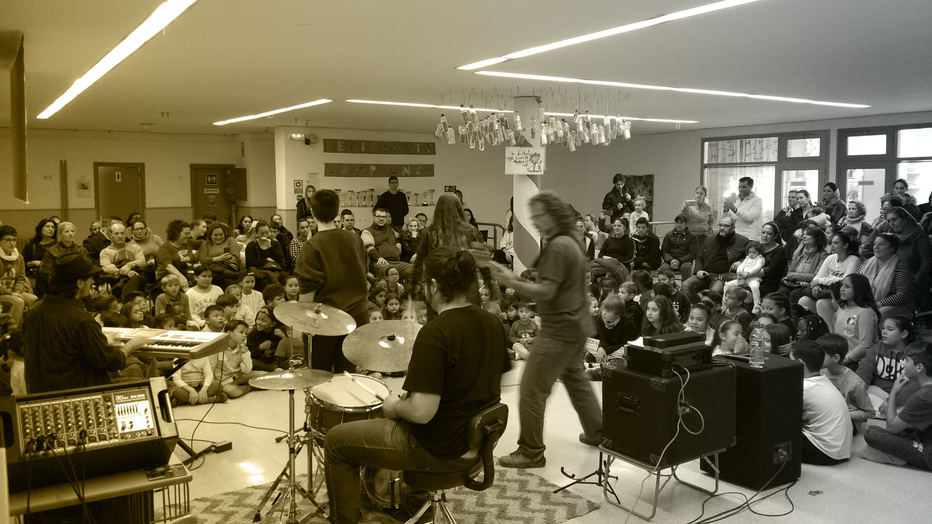 Bitlab - Primera Intervenció d'Escola de Rock a El Polvorí amb Big Funk Theory